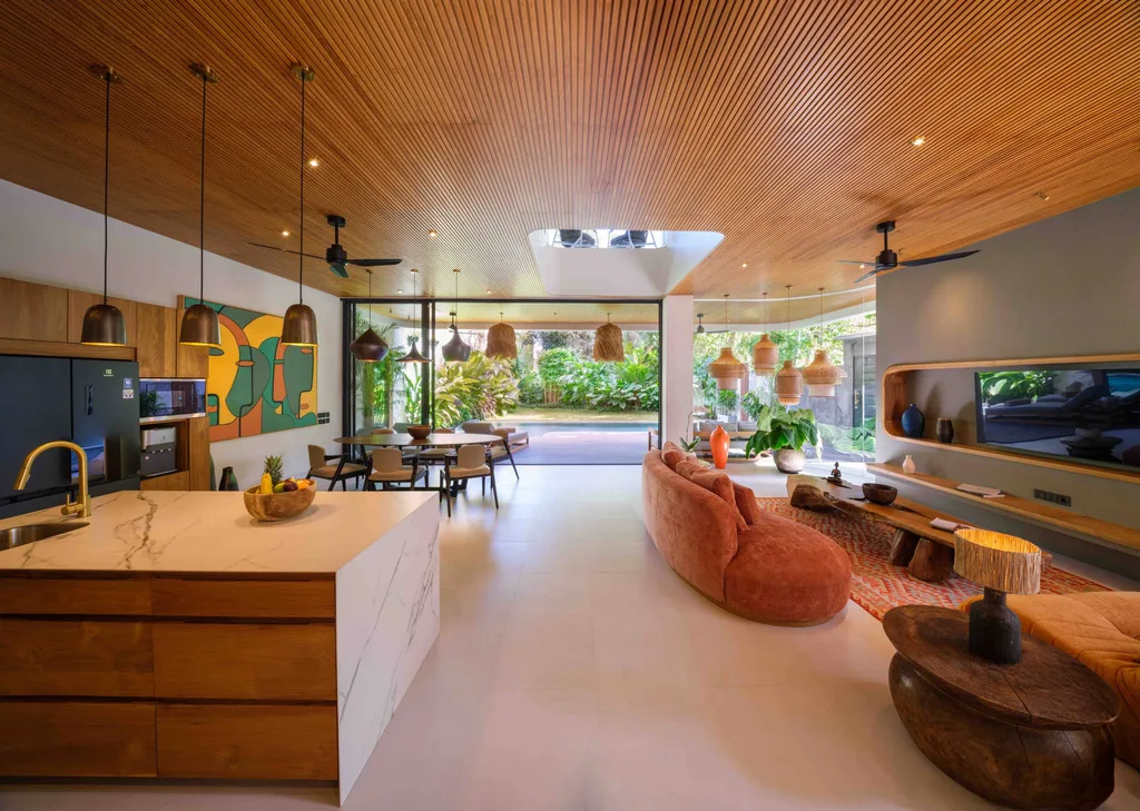 Sophisticated 4-Bedroom Luxury Villa in Pererenan — photo 5