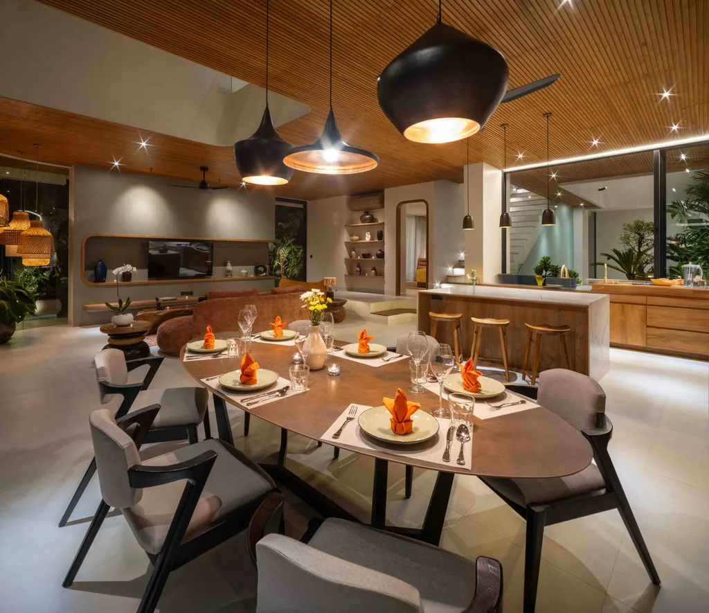 Sophisticated 4-Bedroom Luxury Villa in Pererenan — photo 4