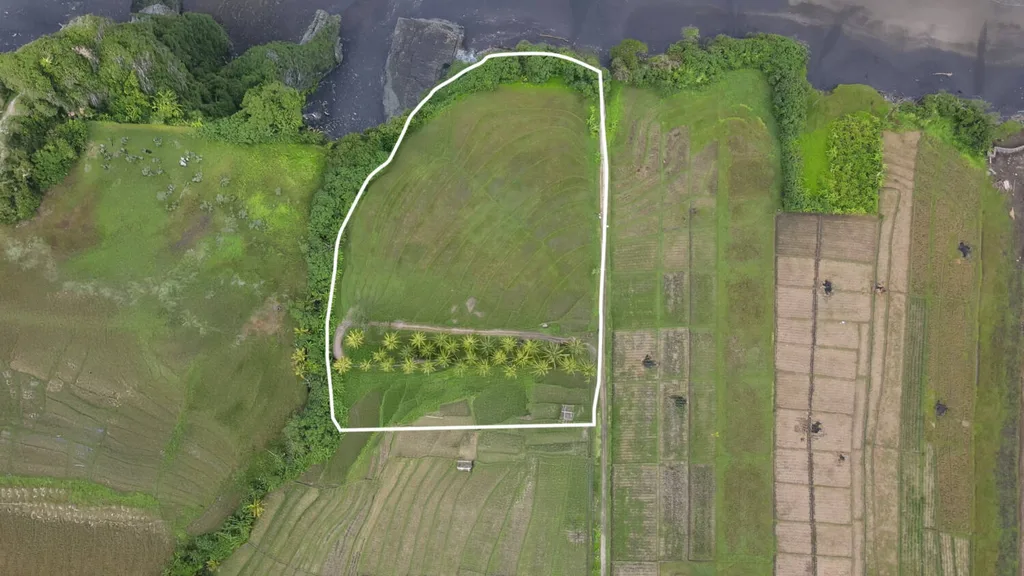 Beachfront Land for Sale in Pasut Beach, Bali — photo 2