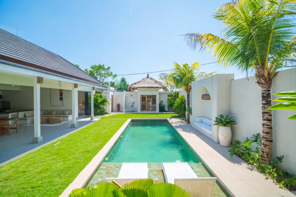 Contemporary 3-Bedroom Villa with Sauna in Ungasan — photo 2