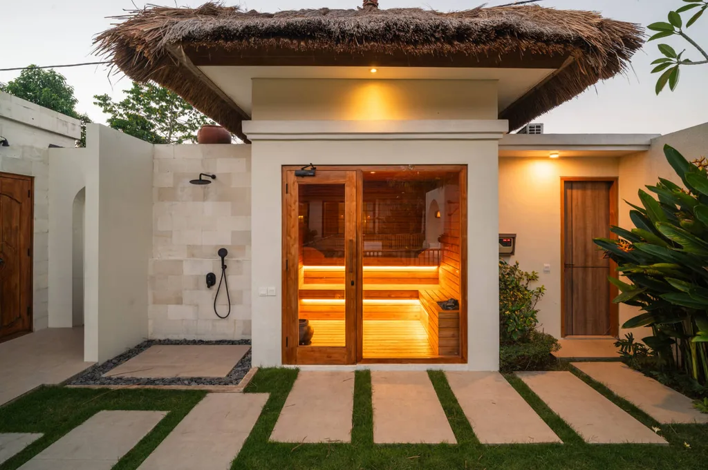 Contemporary 3-Bedroom Villa with Sauna in Ungasan — photo 4