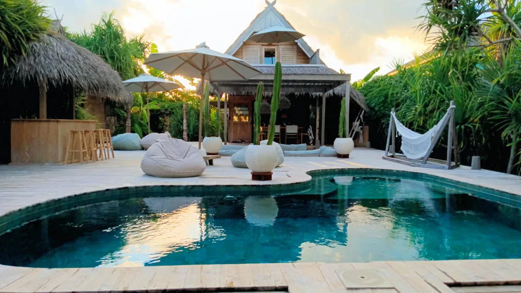 Rare Freehold Beachfront Villa in Rote Island with Direct Ocean Views — photo 4