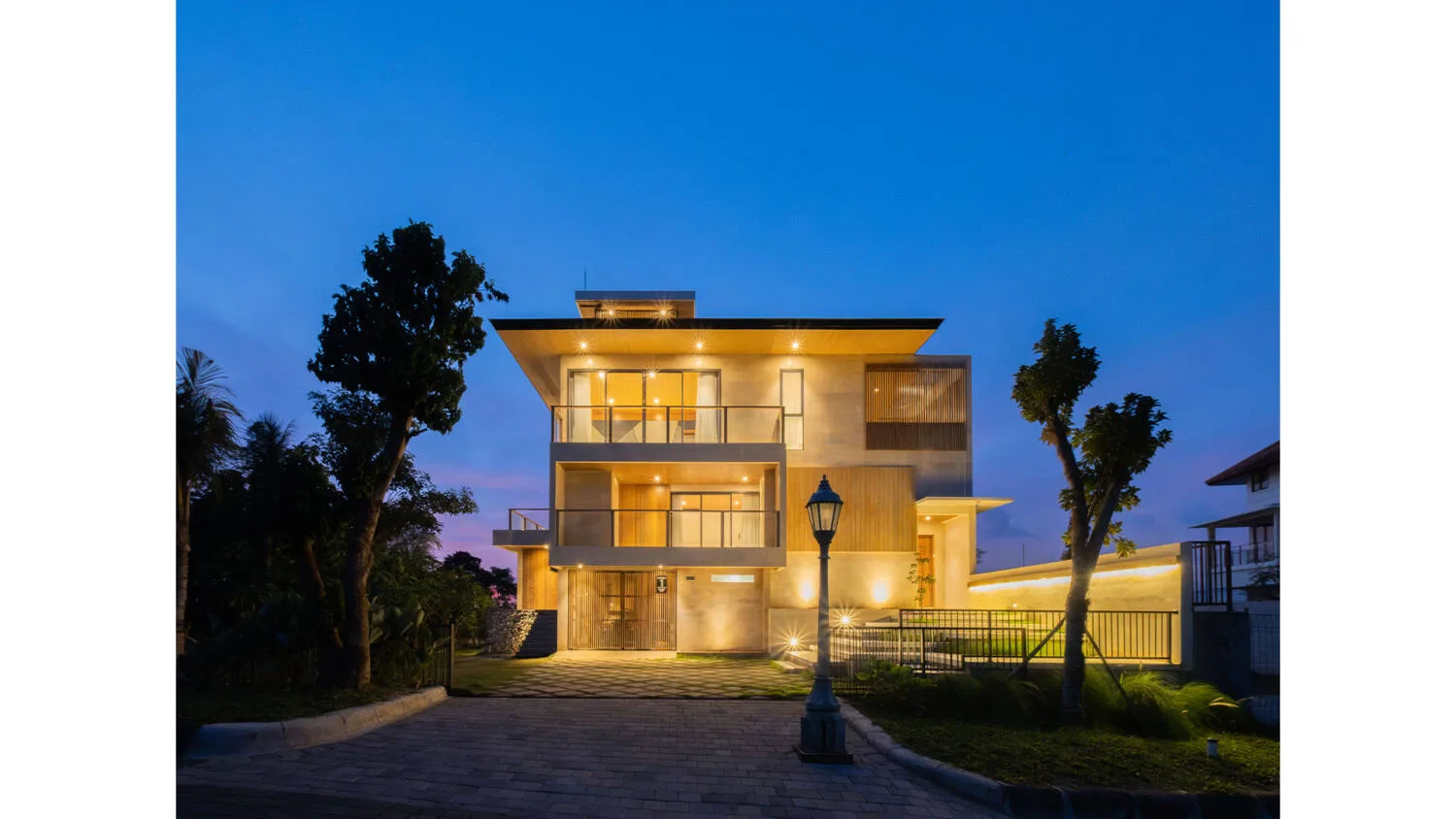 Golf Front 4 Bedroom Villa with Ocean & Sunset Views in Pecatu