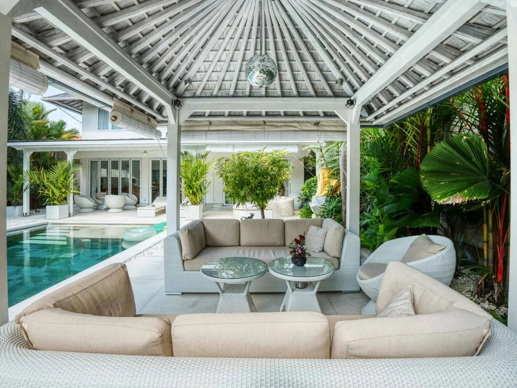 Beautifully Residential 3-Bedroom Villa in Seminyak Drupadi — photo 4