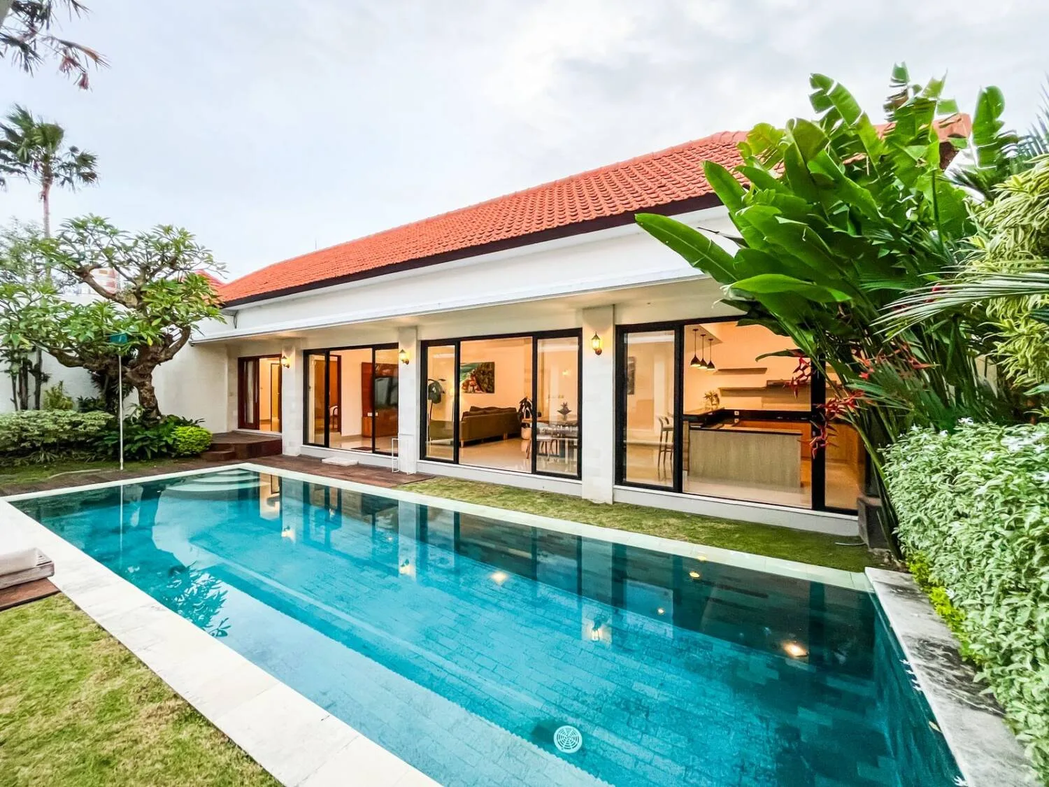 Modern 3 Bedrooms Villa Private Pool and Garden in Tibubeneng Canggu