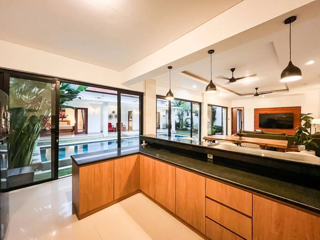 Modern 3 Bedrooms Villa Private Pool and Garden in Tibubeneng Canggu — photo 4