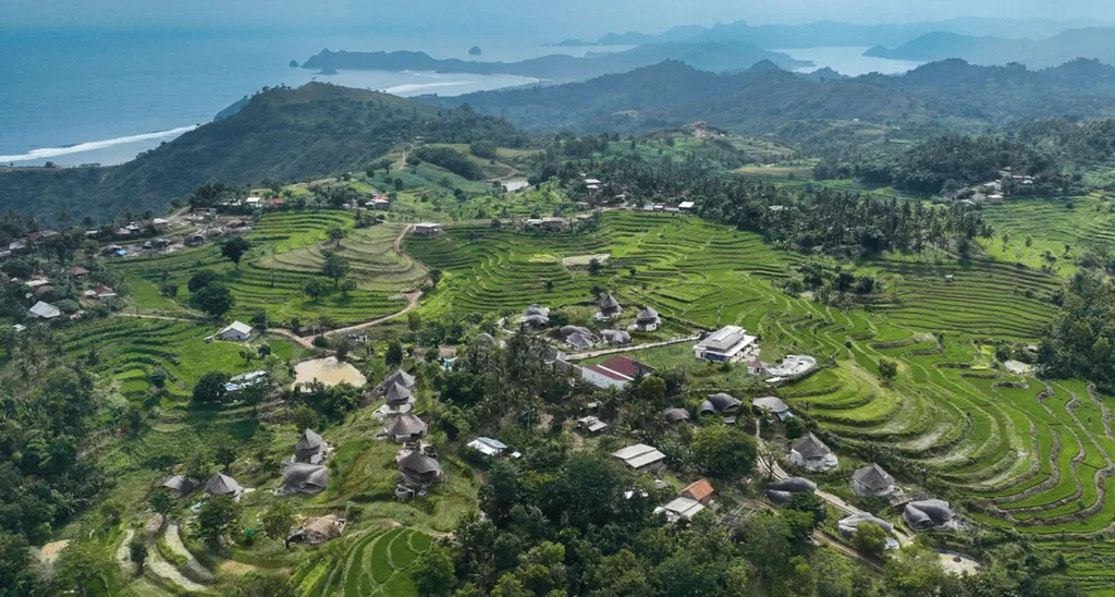 Bamboo Villas in Lombok South for Sale with a Tropical Rice-Terrace Setting — photo 4