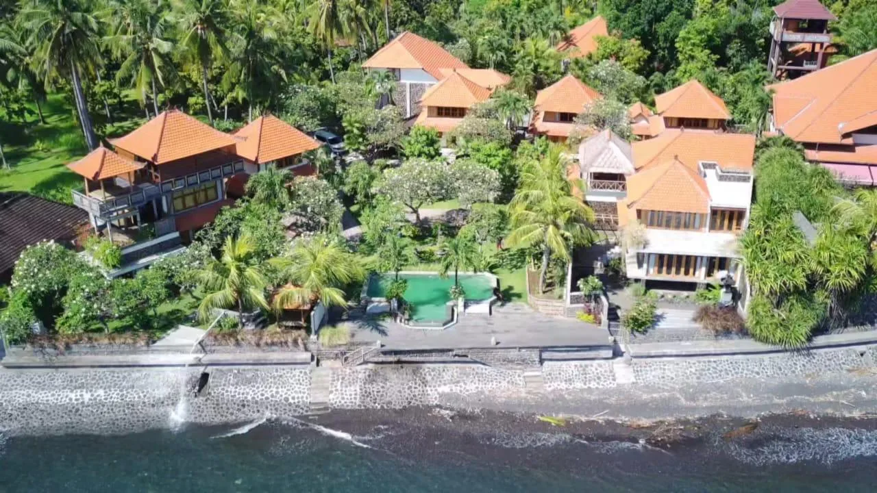 Beachfront Balinese Retreat - 7 Villas with Ocean Access