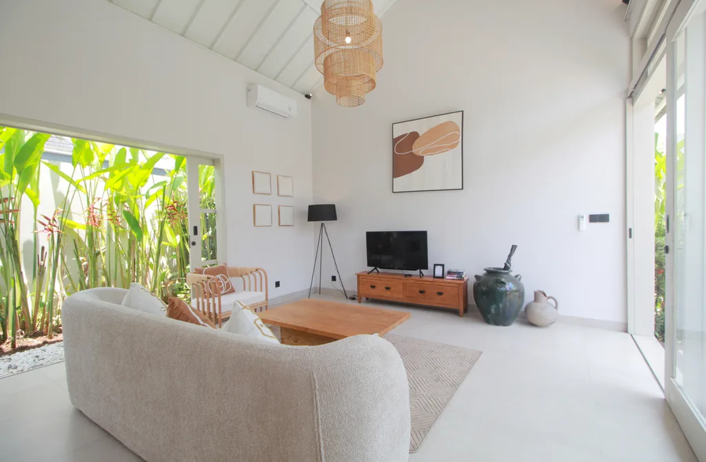 Walk to the Beach: Established 3-Bedroom Villas in Pererenan — photo 4