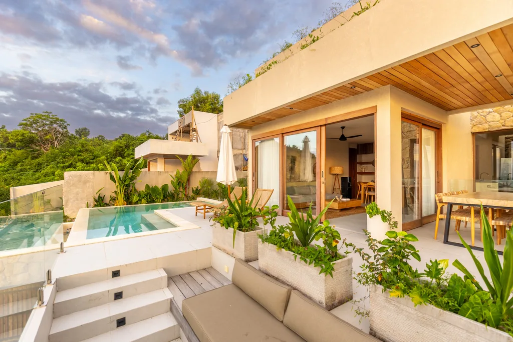 Ocean View 2-Bedroom Villa with in Kuta, Lombok — photo 2