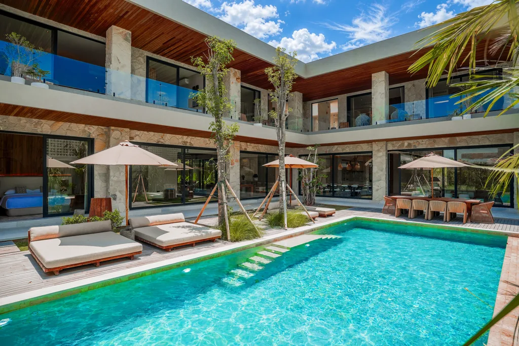 Residential Luxury Five-Bedroom Villa with Spa and Gym in Umalas — photo 3